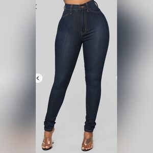 FASHION NOVA Classic High Waist Skinny Jeans in Dark Denim, Size XS.